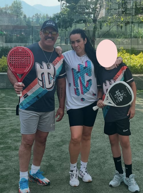 Juan Carlos Casasola junto a su esposa e hijo