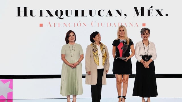 Romina Contreras recibe Premio Alcaldes por sistema de emergencias 24/7.