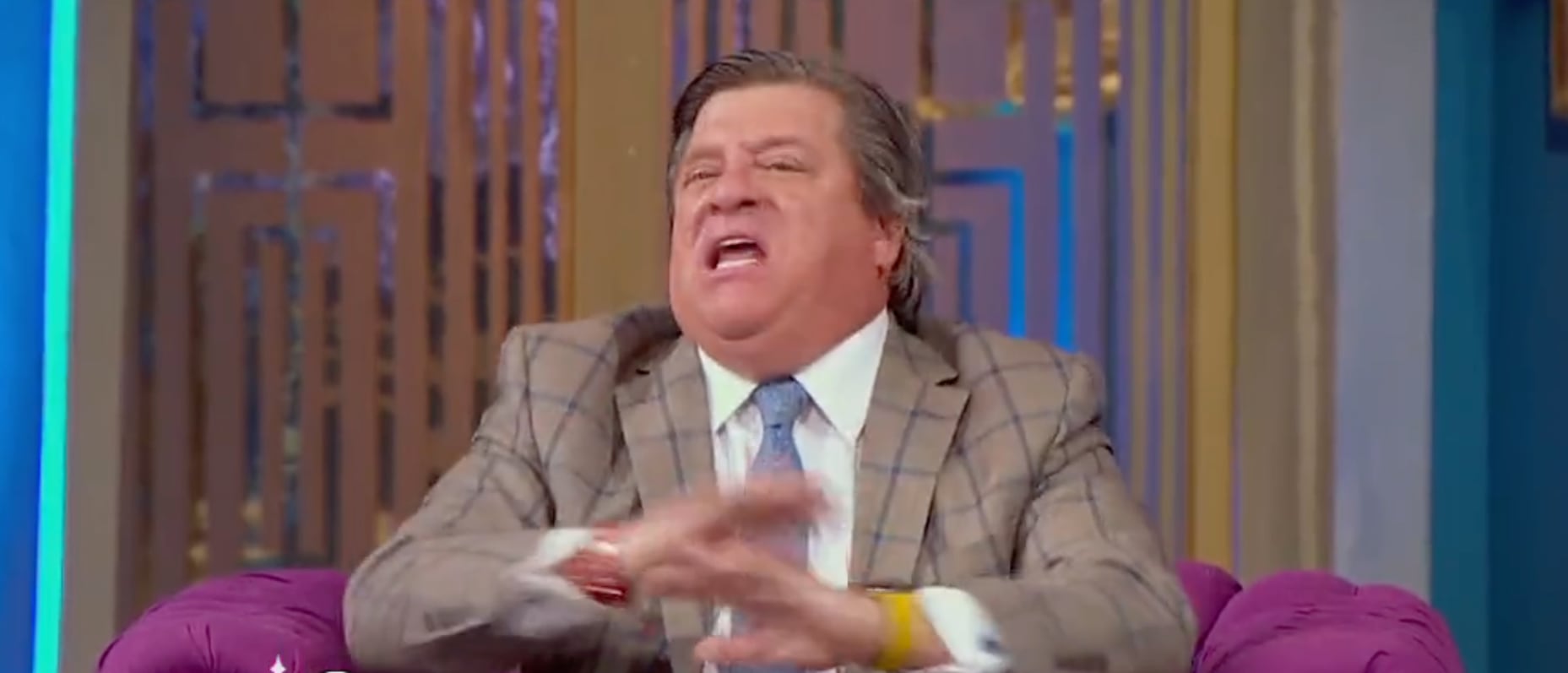 Miguel Herrera en un programa de TV