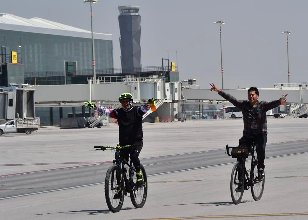 Ciclistas disfrutando del paseo dominical en Santa Lucía