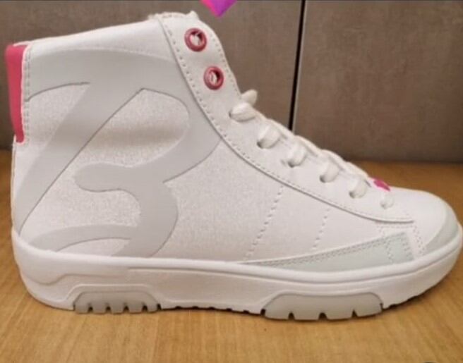 Tenis de Barbie en Liverpool