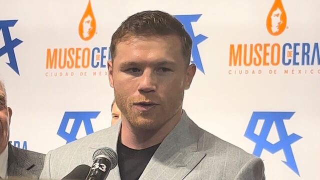 Canelo y su figura de cera