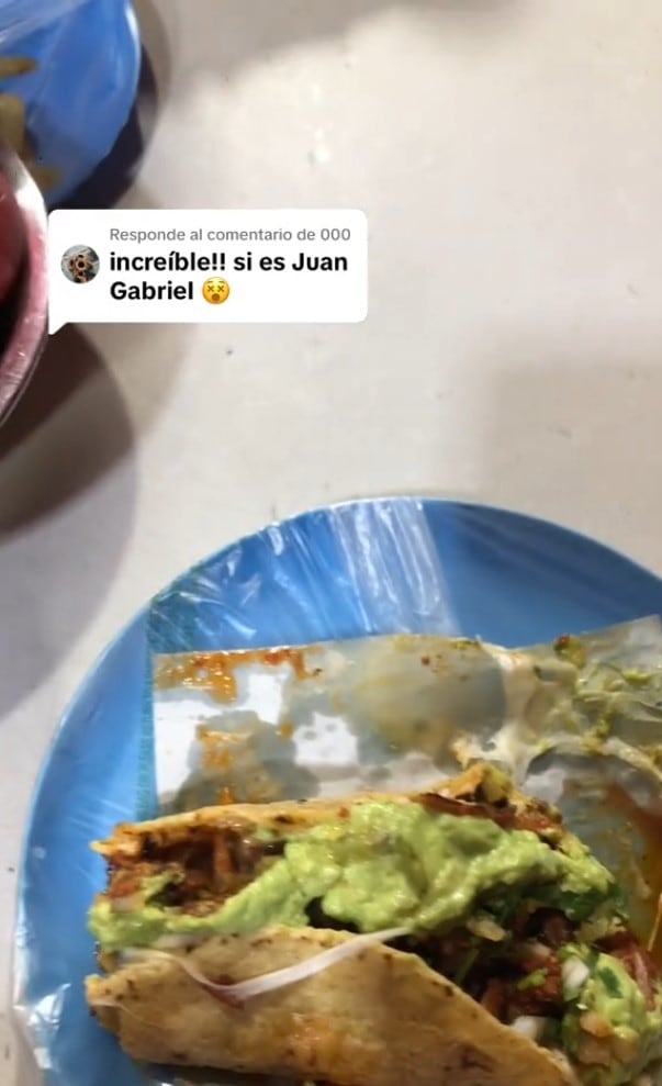Juan Gabriel se apareció en la grasa de unos tacos al pastor