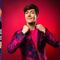 ¿Lady Gaga, eres tú? El estrafalario atuendo que Roger González lució en los Kids Choice Awards 2022 (VIDEO)
