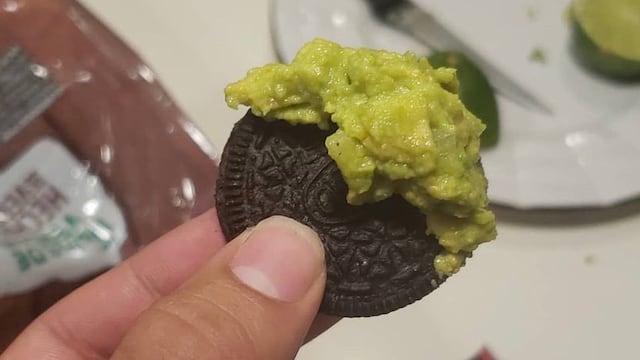 Oreos con guacamole; comidas aberrantes.