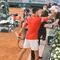 Novak Djokovic regala su raqueta a niño mexicano luego consagrarse en el Roland Garros