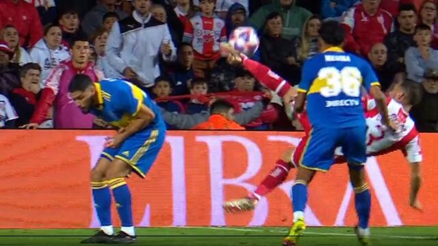 Bruno Valdez se agacha al defender