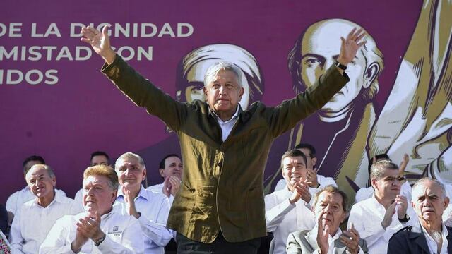 La derecha fifí odia a AMLO por ser moreno, de familia clase media, no hablar inglés y su forma de hablar. Los libertarios/anarcos odian a AMLO porque odian lo que representa el Estado en sí.
