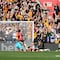 Raúl Jiménez anota su primer gol de la temporada en la Premier League