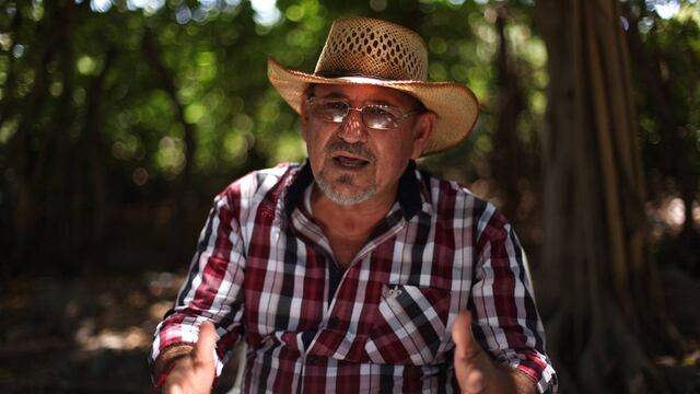 Hipólito Mora. Fracaso de Autodefensa por infiltración de delincuentes.