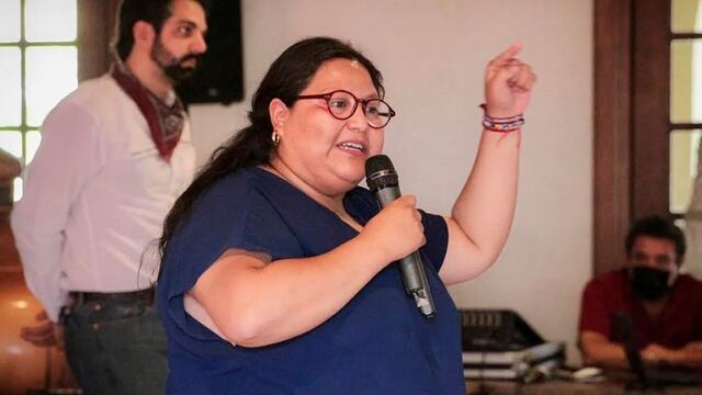 Citlalli Hernández le explicó a un señor en el super qué es la austeridad republicana.