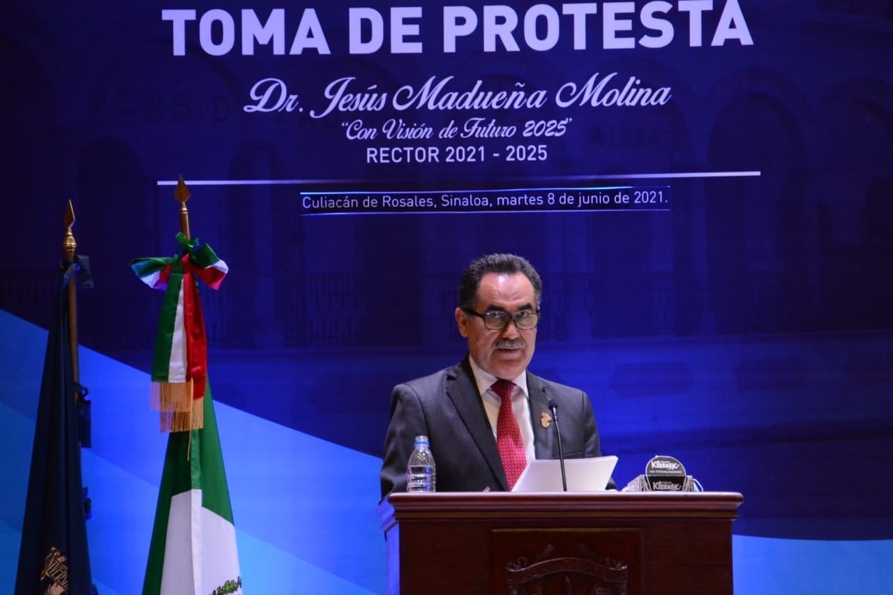 Jesús Madueña, Rector de la Universidad Autónoma de Sinaloa es acusado por diversos delitos.
