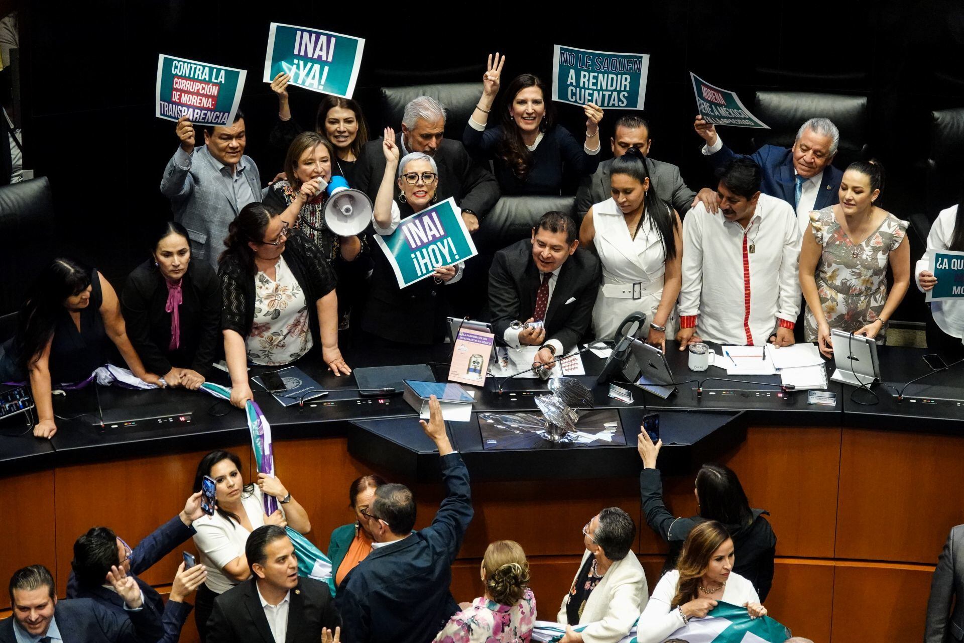 Senadores habían acordado elegir a un comisionado para el INAI