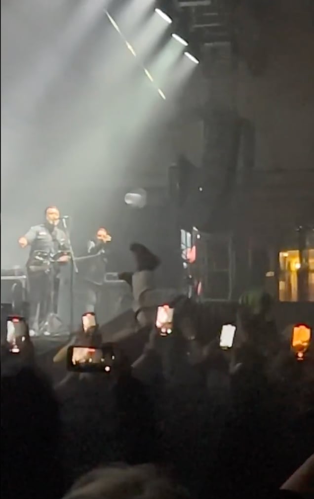 Medio Metro de a rockstar con Molotov, se lanza y la ola se lo lleva (VIDEO)