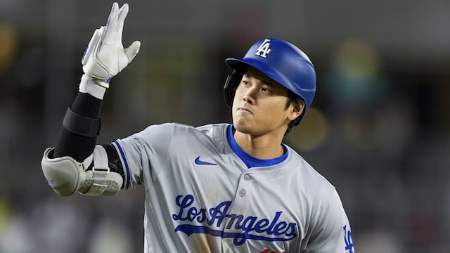 Fan atrapó histórica pelota de Ohtani y se niega a venderla a MLB