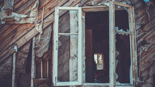 Incendio la casa en una rabieta.