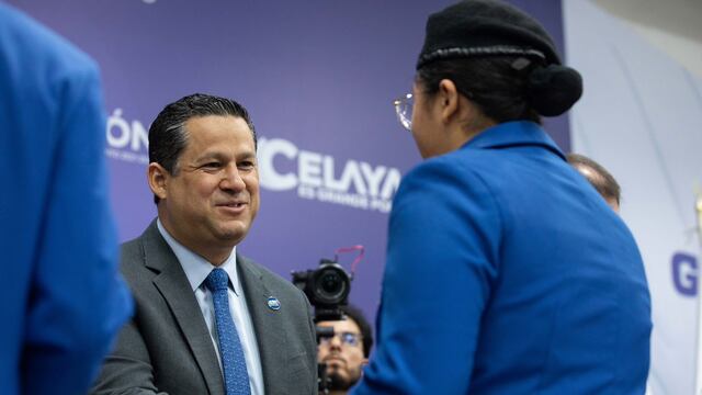 Diego Sinhue Rodríguez en graduación del BBM