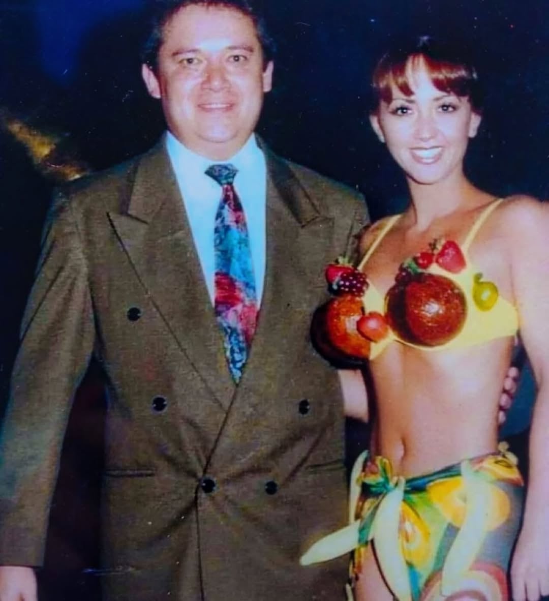 Andrea Legarreta "en cocos" para la telenovela No Tengo Madre