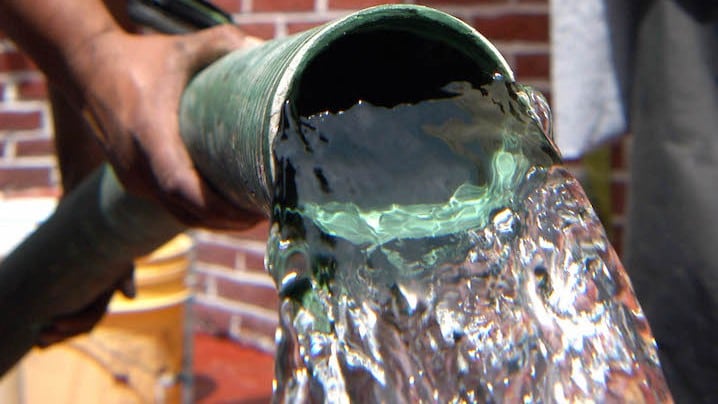 Sin agua en Edomex. Fuga en el Cutzamala.