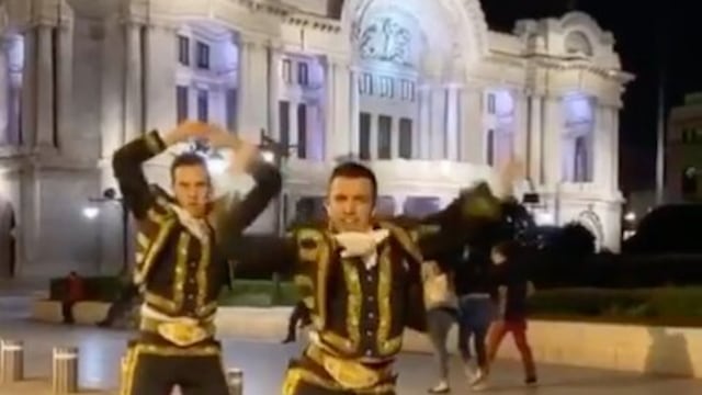 Vuelven mariachis bailarines con nuevo challenge y les sale mejor que a JLO
