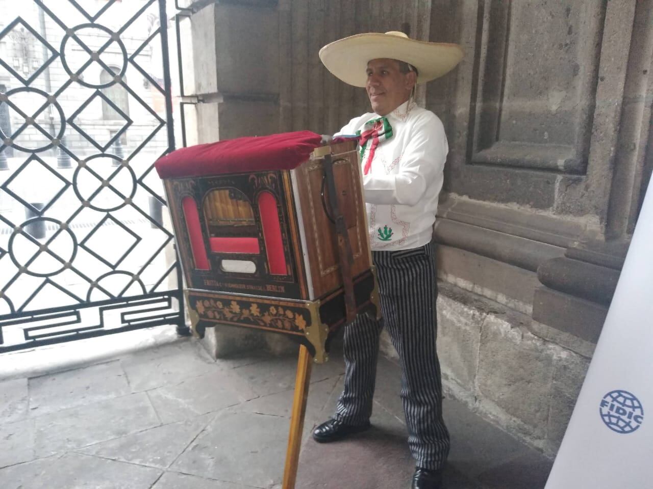 Luis Román Dichi, Unión de Organilleros México
