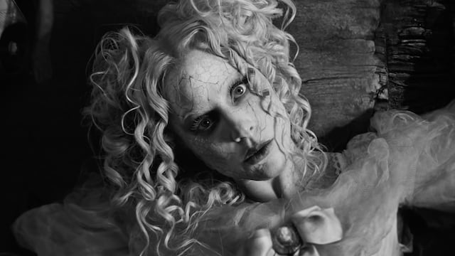 The Dead Dance: Letra en español de canción de Lady Gaga para Merlina de Netflix con video en YouTube grabado en Xochimilco por Tim Burton