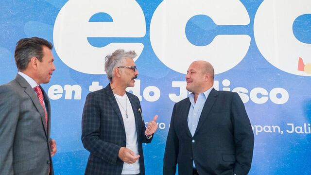 Alejandro Fernández y Enrique Alfaro en Hogar Cabañas