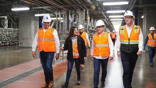 Alfonso Durazo, gobernador de Sonora, al centro