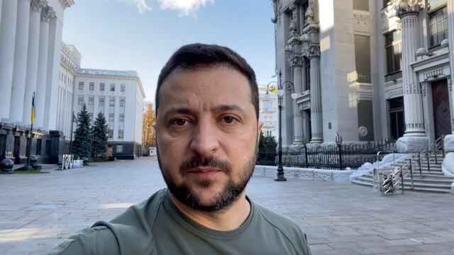 ¿Volodímir Zelenski usa green screen?