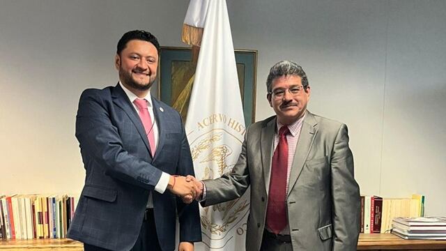 Dr. Salvador Percastre-Mendizábal del Instituto Latinoamericano de la Comunicación Educativa (ILCE) y Lic. Gregorio Joaquín Lozano Trejo del Acervo Histórico Diplomático de la Secretaría de Relaciones Exteriores (SRE)