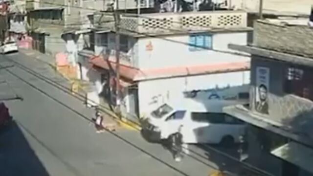Combi atropella y mata a mujer adulta mayor en colonia Benito Juárez, Naucalpan, Estado de México