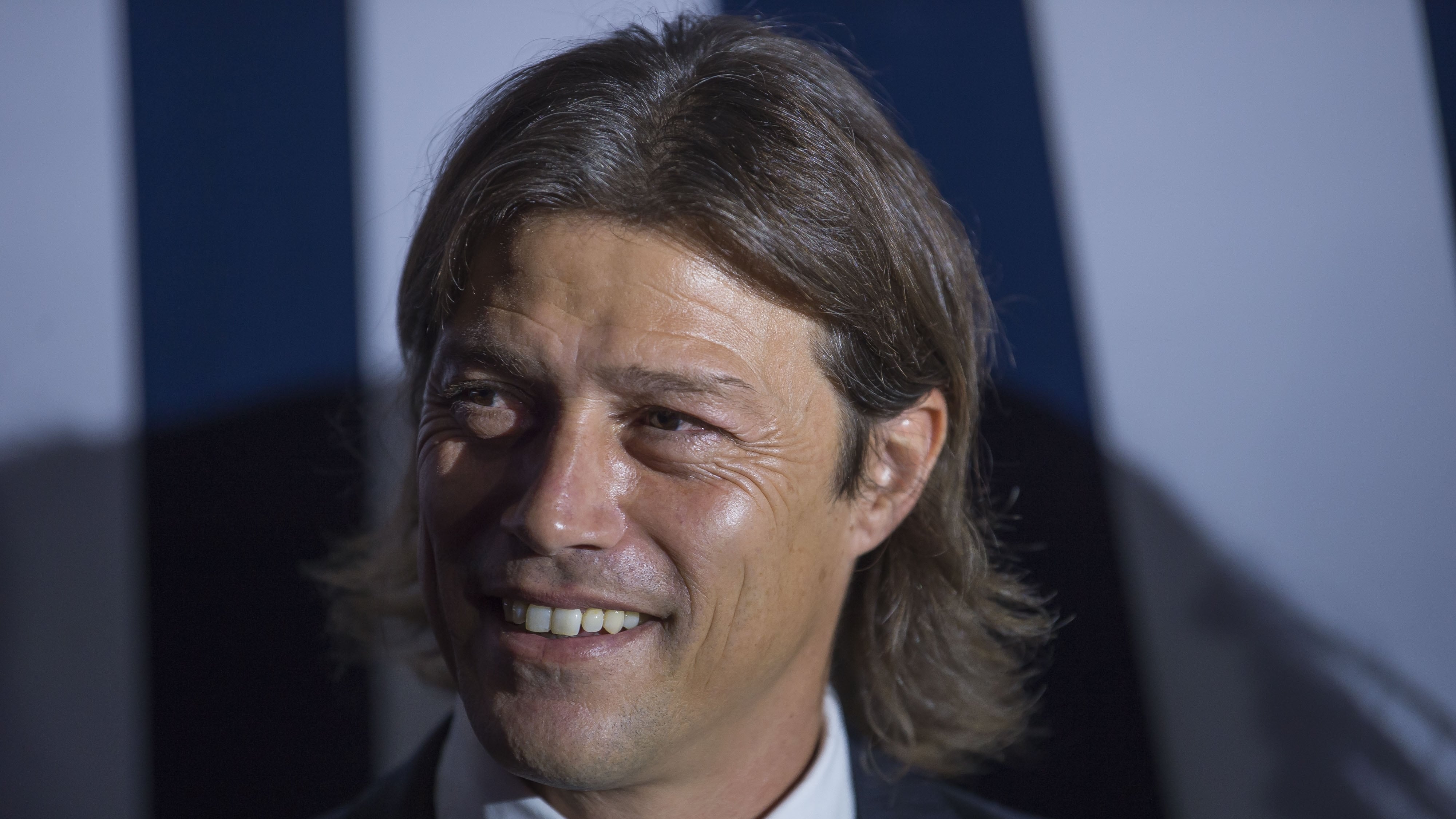 Matías Almeyda vuelve a ser rojiblanco: ya es nuevo entrenador del Sevilla FC de LaLiga
