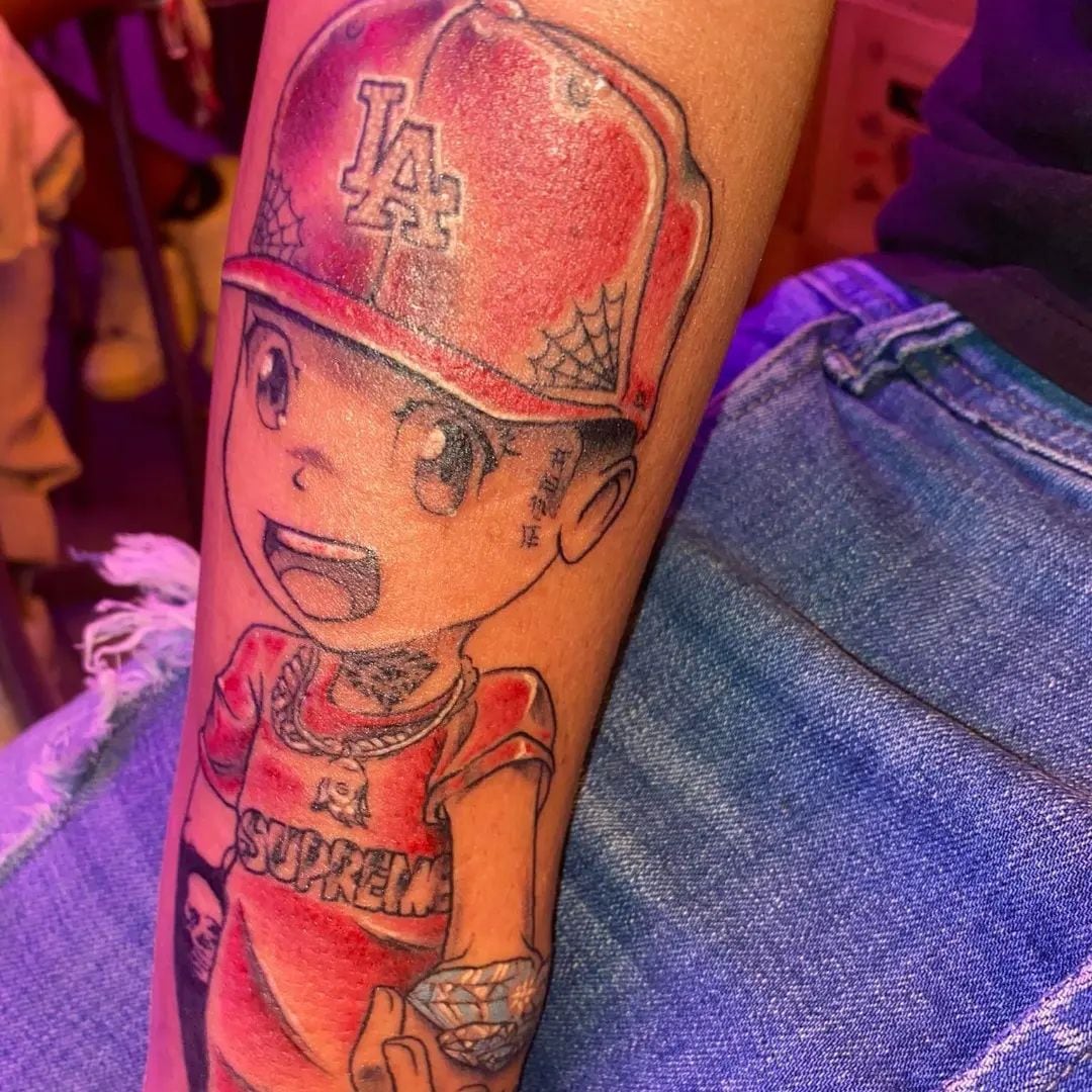 Natanael Cano; fan se hace un tatuaje de él.