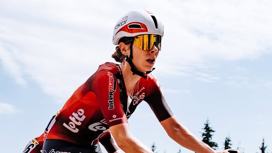 Romina Hinojosa lanza un ataque en la Etapa 7 del Tour de Francia y asciende al lugar 127
