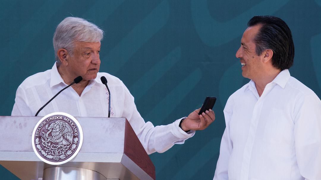 AMLO asegura que Cuitláhuac García está siendo sometido a fuertes presiones