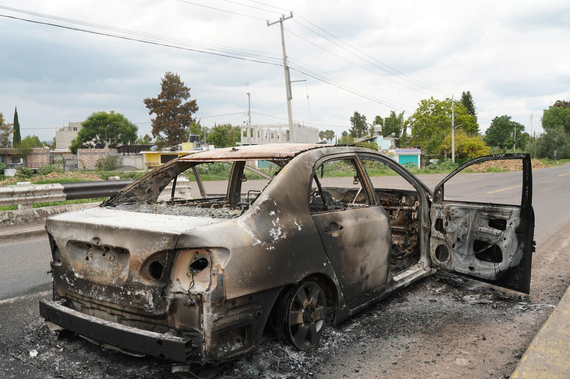 Incendio de vehículos en la carretera libre a Morelia-Zinapécuaro