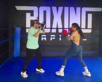 Karely Ruiz entrena box previo a La Velada del Año 4