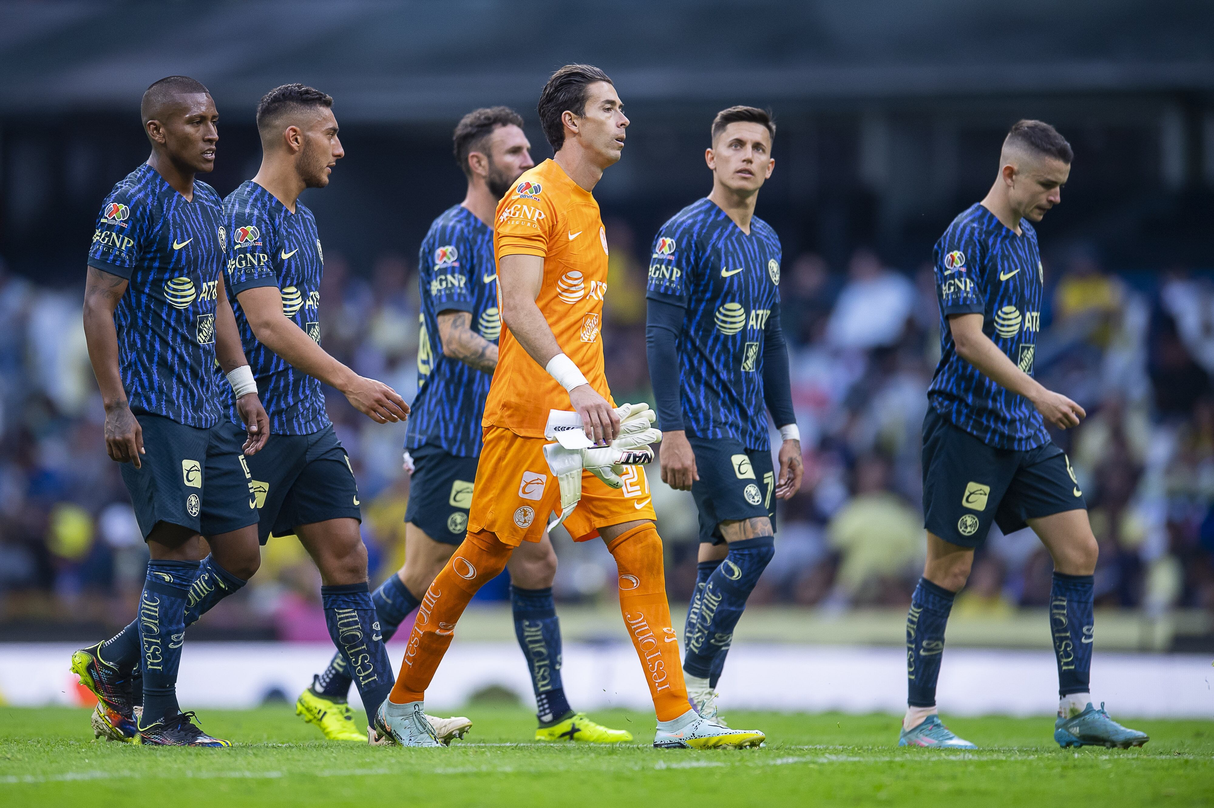 América decepcionó en su debut ante Querétaro empatando sin goles.