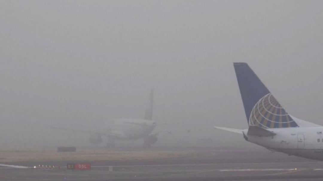 AICM reporta afectaciones en despegues por banco de niebla este 30 de octubre