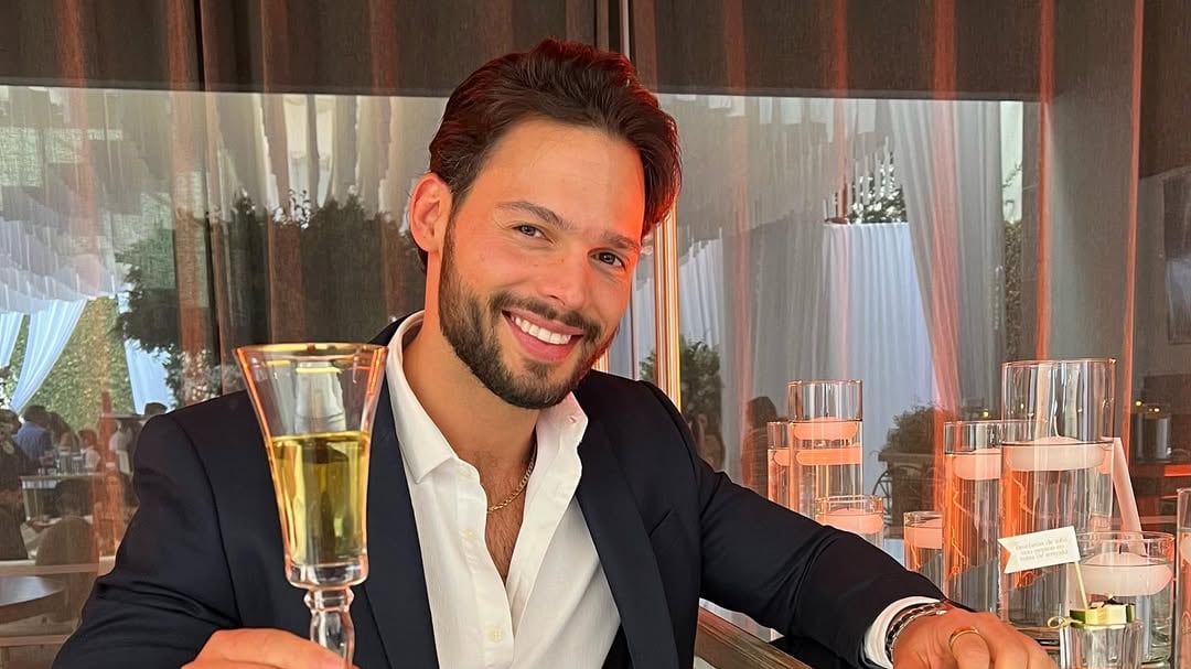 ¿Quién es Emmanuel Palomares? El actor que sale junto a Yadhira Carrillo en la telenovela de Los hilos del pasado
