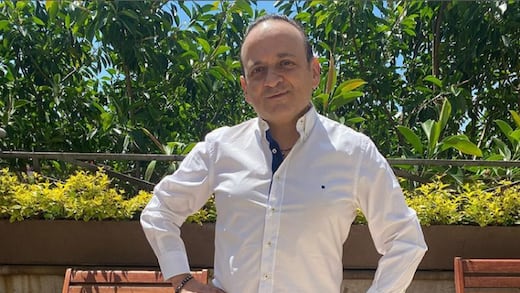 ¿Quién es Eduardo España? El comediante y actor recordado por Vecinos