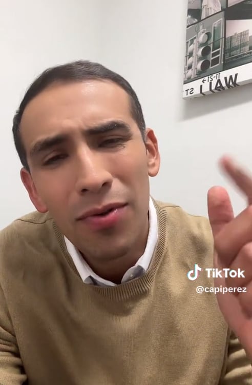 Capi Pérez probándose el filtro de guapura.