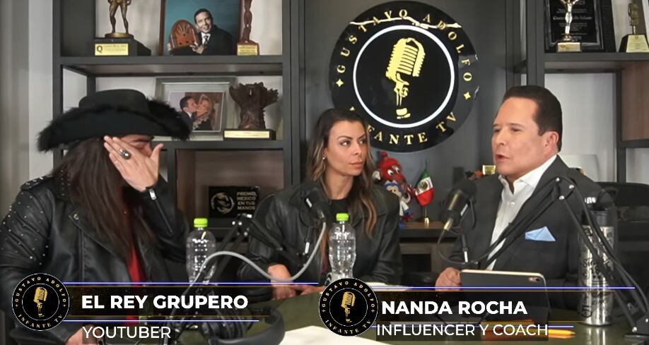 Rey Grupero rompe en llanto