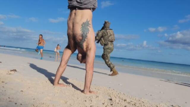 Persecución en playa de Tulum