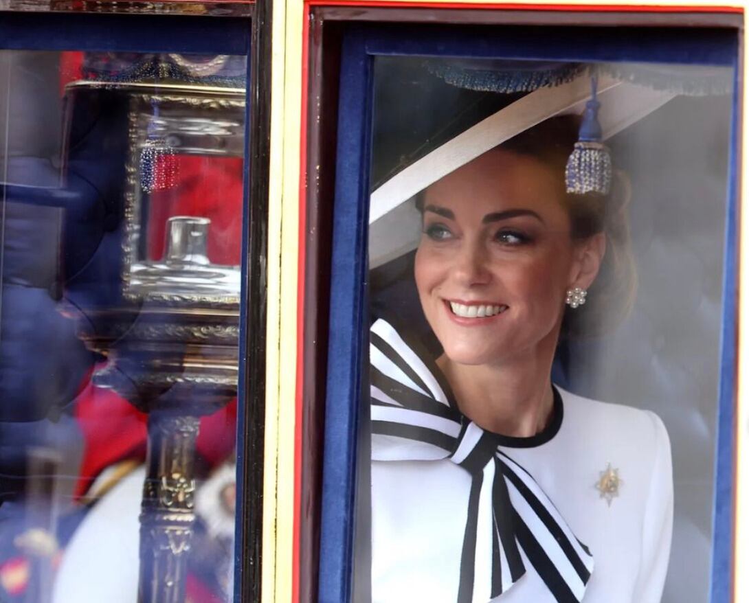 Kate Middleton asiste a Trooping the Colour, siendo su primera aparición pública en meses