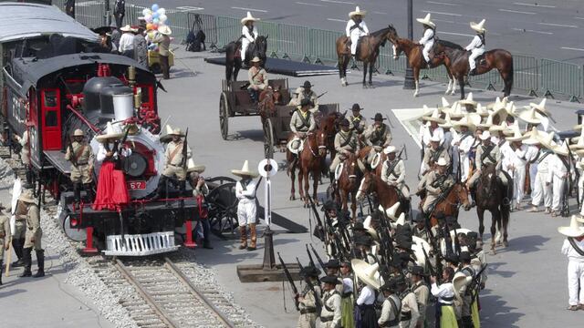 Militares escenifican Revolución Mexicana