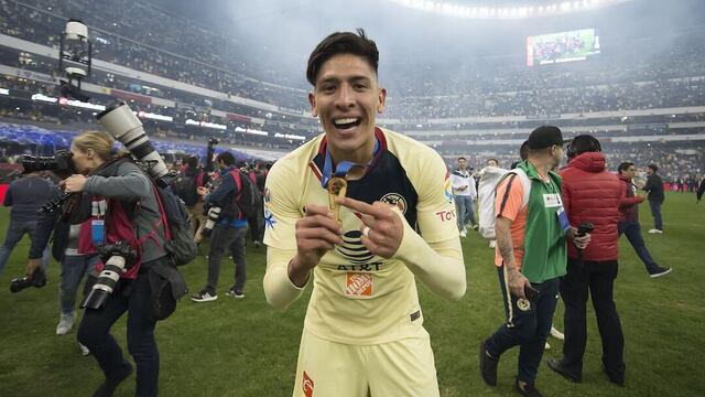 Edson Álvarez festeja título del América.