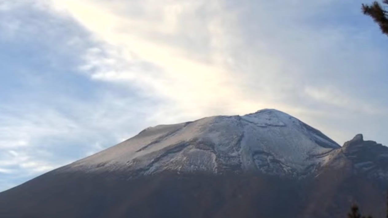 Volcán Popocatépetl hoy 25 de abril: Amanece nevado