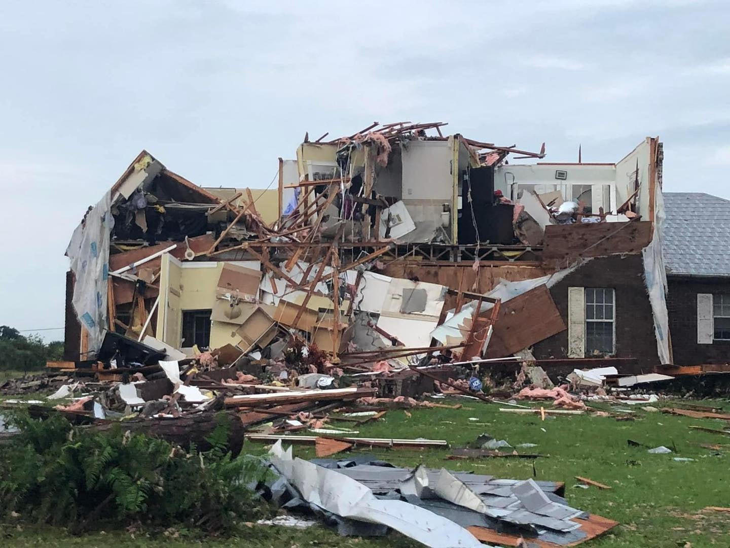Huracán Milton en vivo hoy 9 de octubre: Toca tierra en Florida como categoría 3; tornados dejan varios muertos