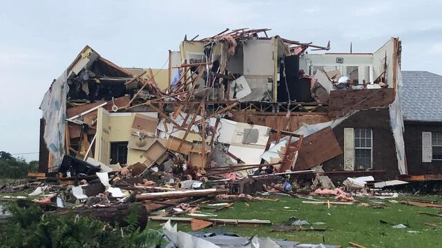 Huracán Milton en vivo hoy 9 de octubre: Toca tierra en Florida como categoría 3; tornados dejan varios muertos